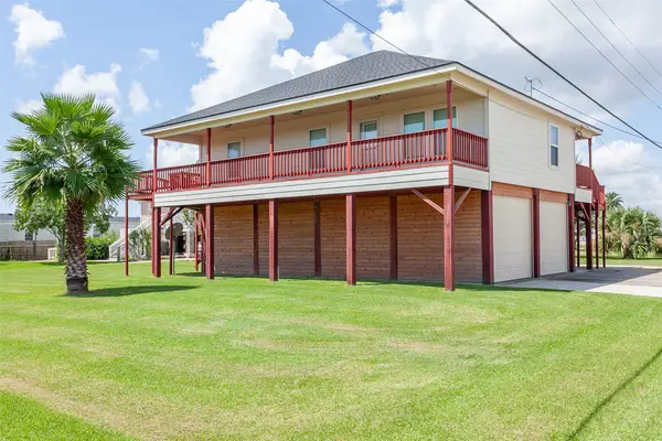 5213 Greenwich Street, Sabine Pass, TX 77655