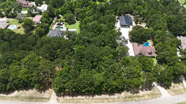 8524 Crown Lake Court, Montgomery, TX 77316