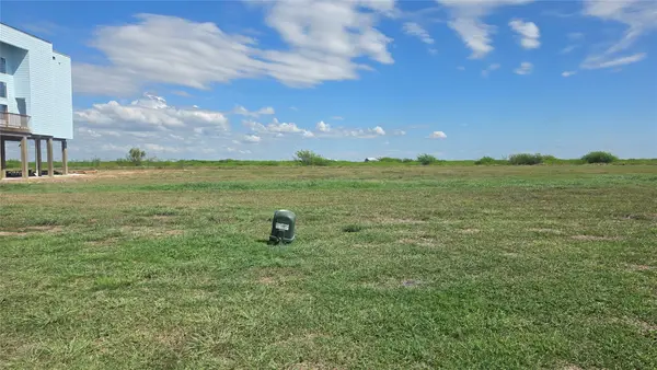 3339 Camp Hulen Drive, Palacios, TX 77465