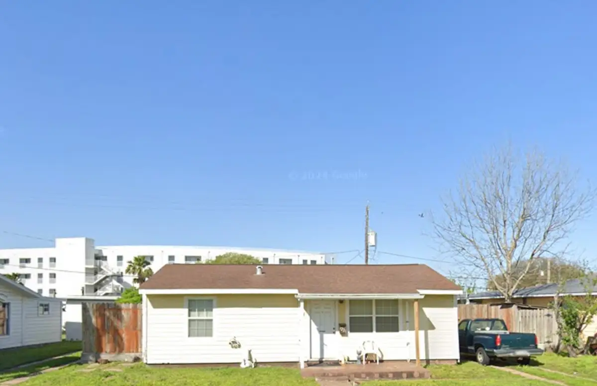 1221 Bayou Shore Drive, Galveston, TX 77551 - Image #1