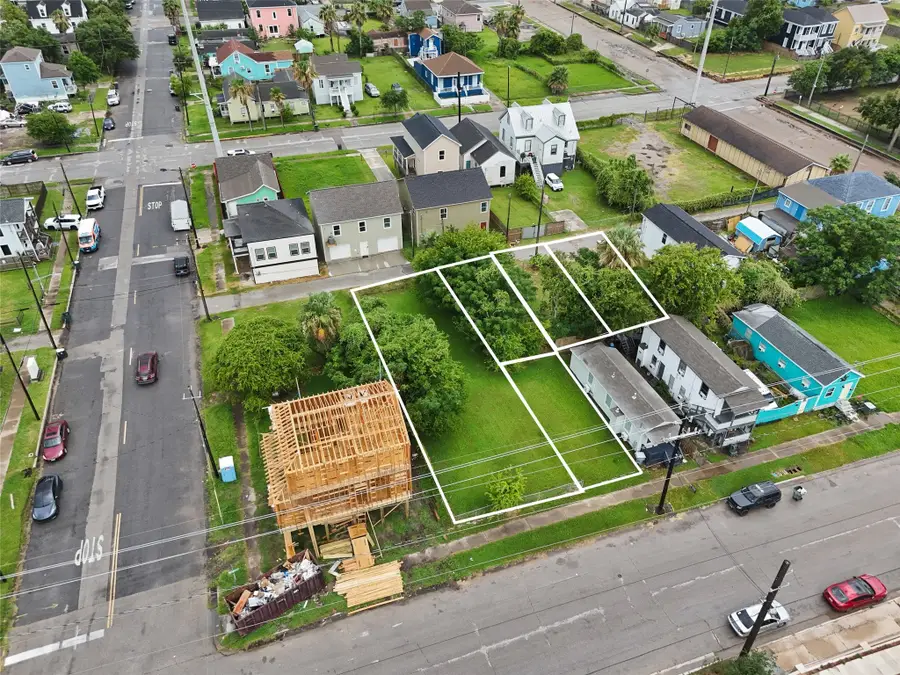 3911 Winnie Rear Street, Galveston, TX 77550 - Image #2