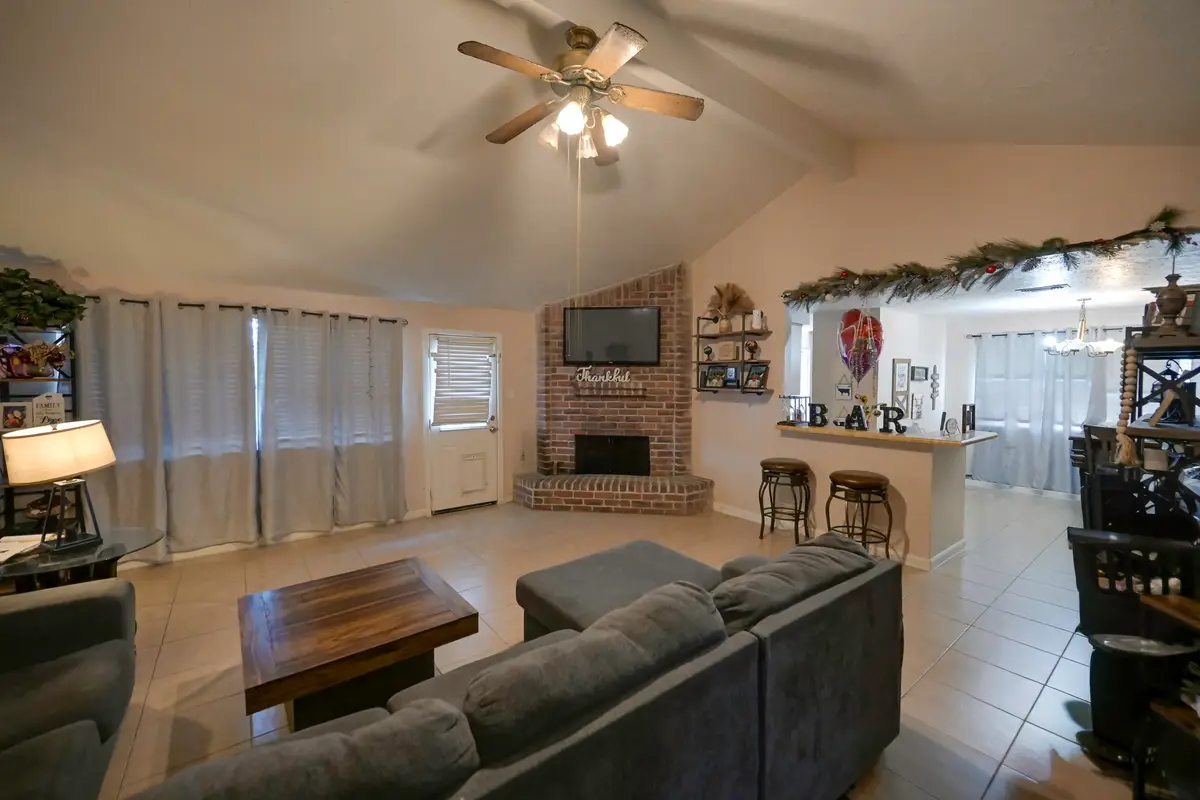 2754 Flintrock Circle, Houston, TX 77067 - Image #1