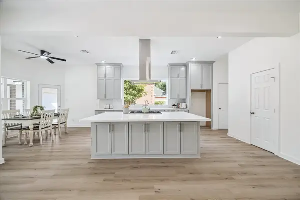 3303 Vista Lake Drive, Sugar Land, TX 77478