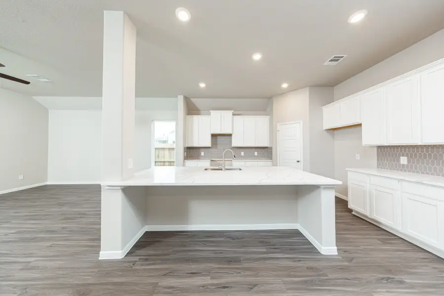 2035 Emerald Lake Trail, Dayton, TX 77535 - Image #2