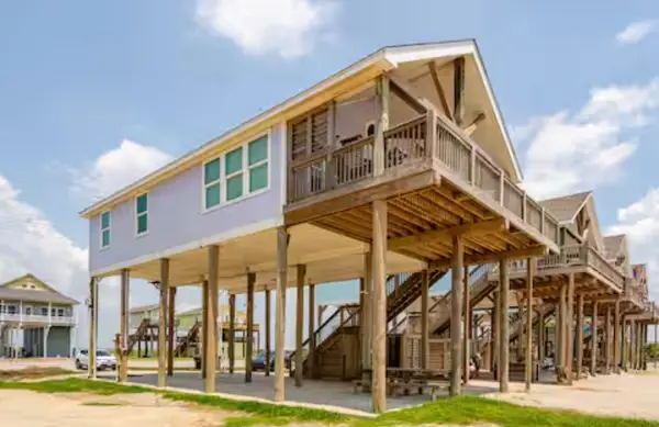 2494 Highway 87, Gilchrist, TX 77617