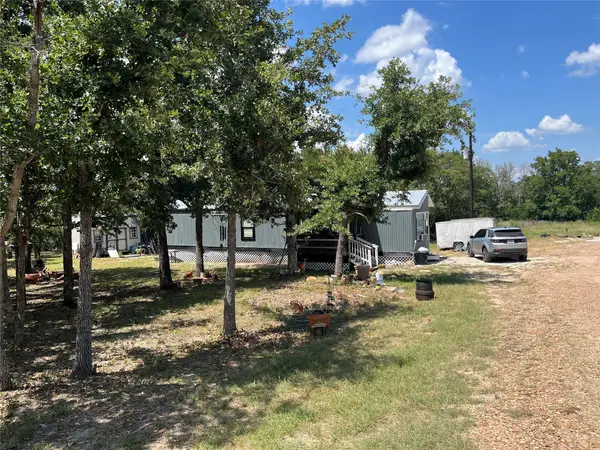 108 Live Oak Path, Somerville, TX 77879