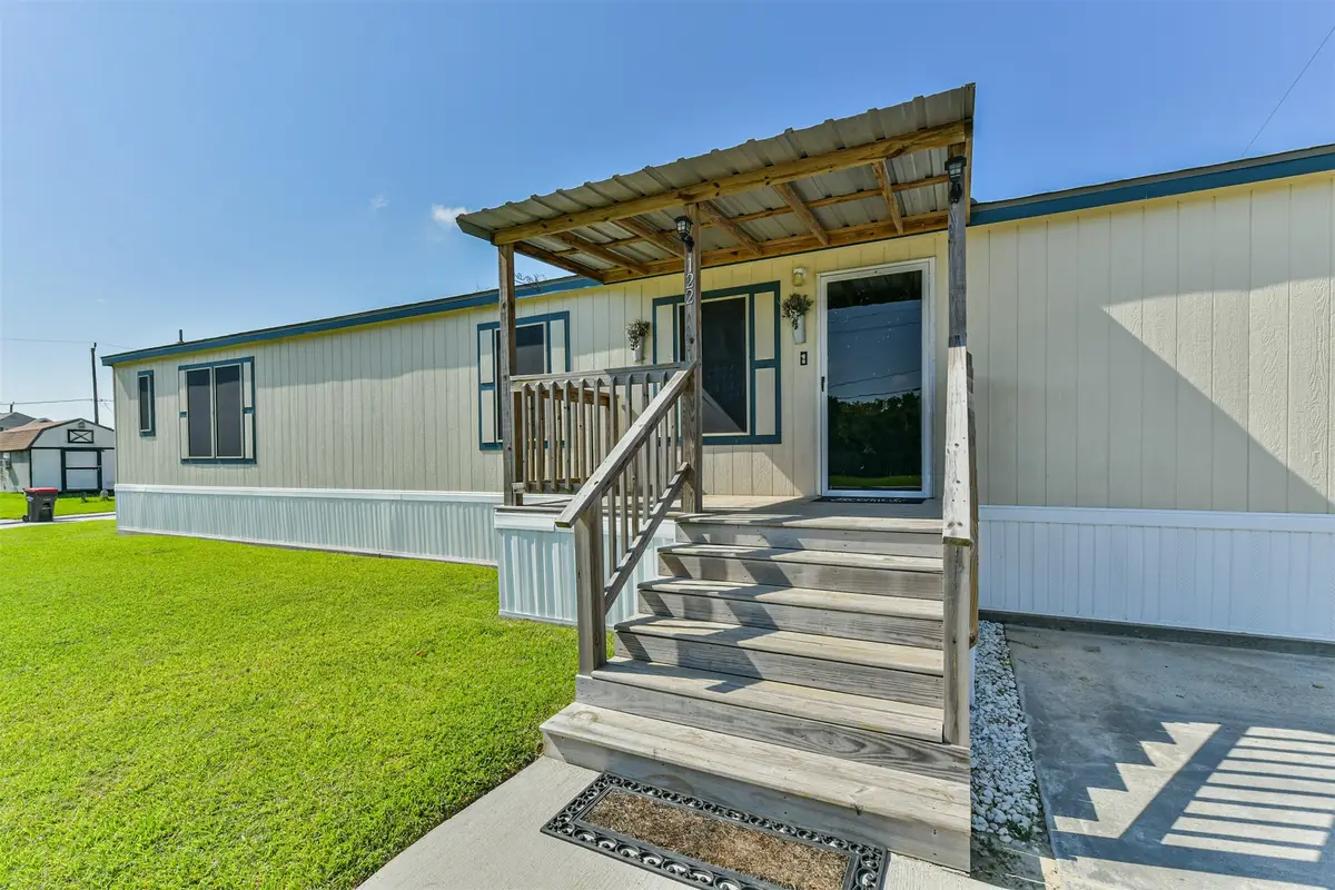 122 Egret Canal S, Baytown, TX 77523 - Image #1