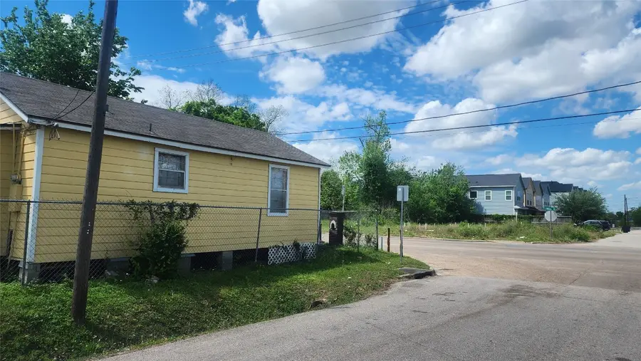 7918 N Main Street, Houston, TX 77022 - #3