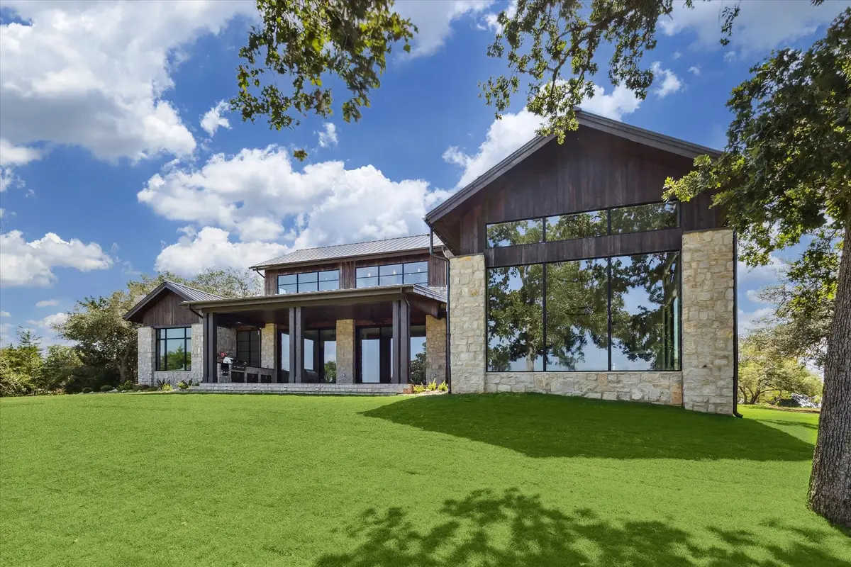 102 Labrador Lane, Columbus, TX 78934 - Image #1