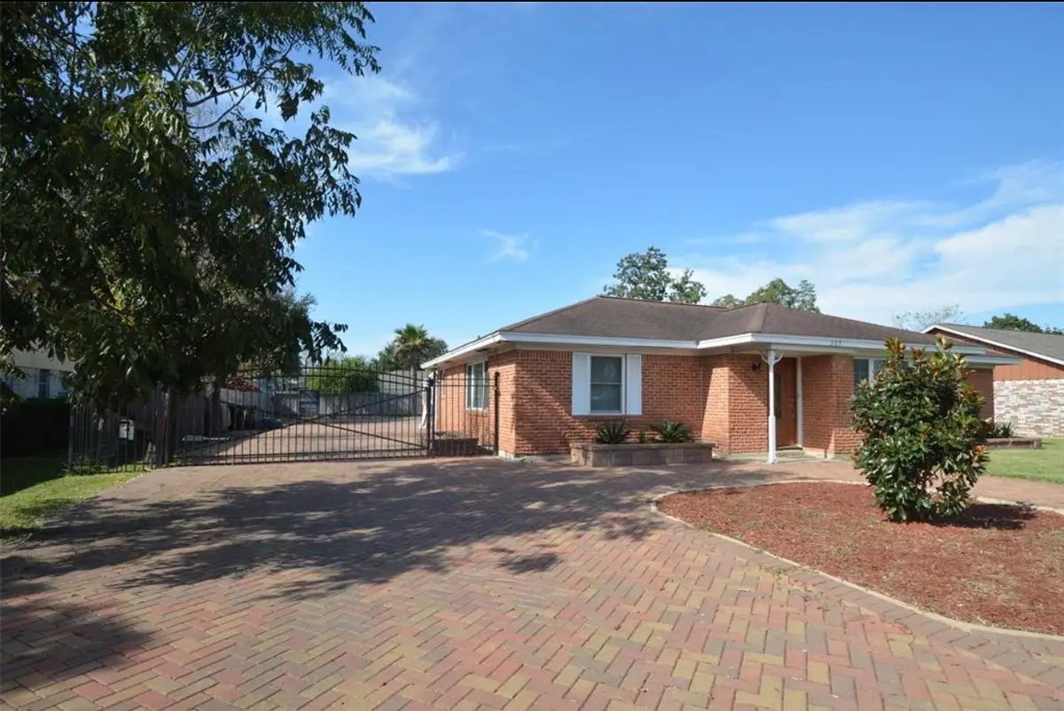 207 Eldridge Rd, Sugar Land, TX 77478 - #1