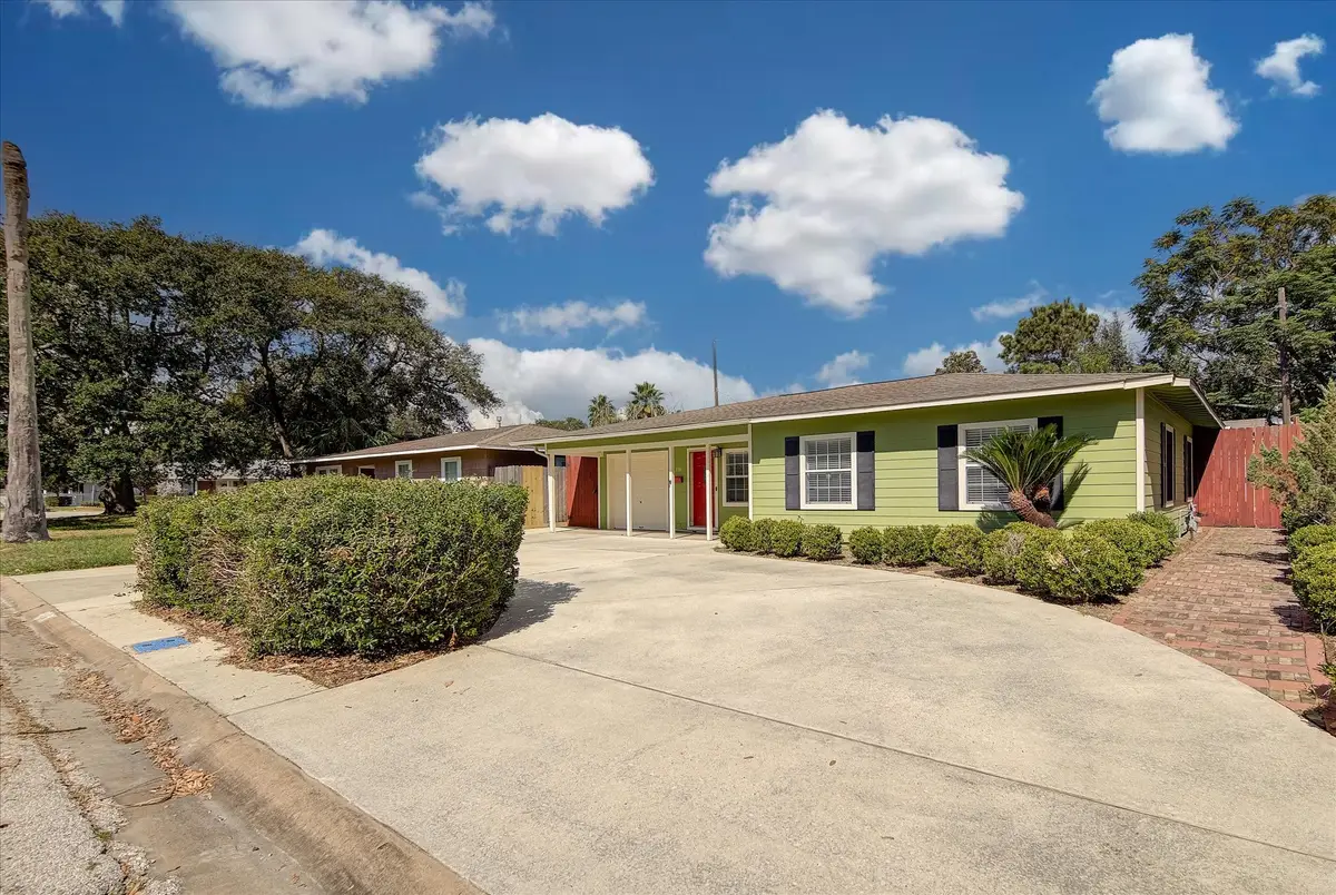 116 Tarpon Avenue, Galveston, TX 77550 - Image #1