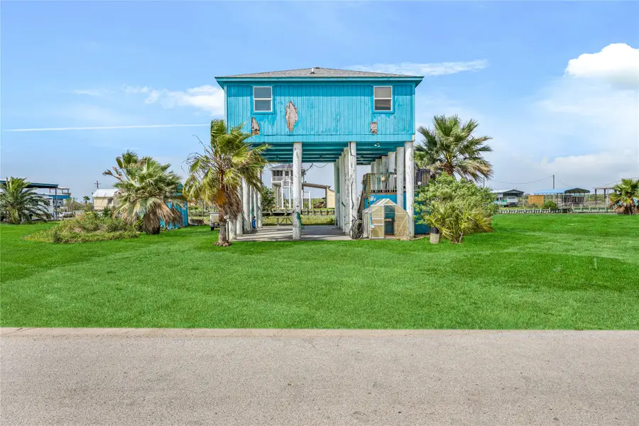 1495 Mabry Street, Gilchrist, TX 77617 - #2