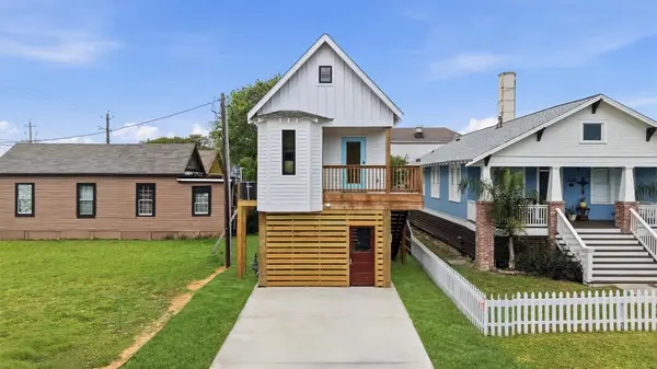 2622 Ave M 1/2, Galveston, TX 77550