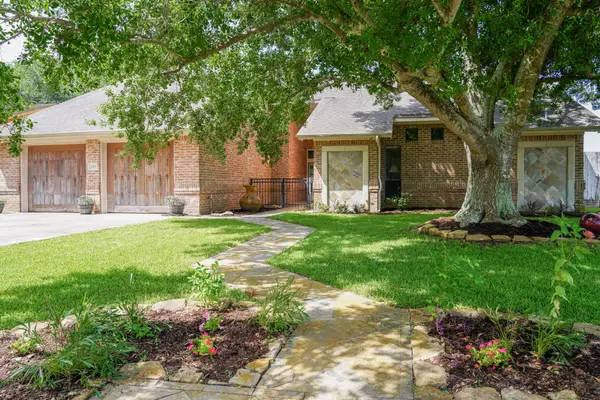 2915 Willow Creek Drive, El Campo, TX 77437