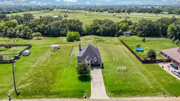 4064 Green Pastures, North Zulch, TX 77872