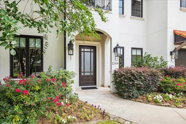 1249 Gardenia Drive, Houston, TX 77018