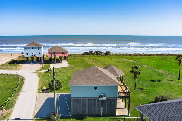 859 Gregory Lane, Crystal Beach, TX 77650