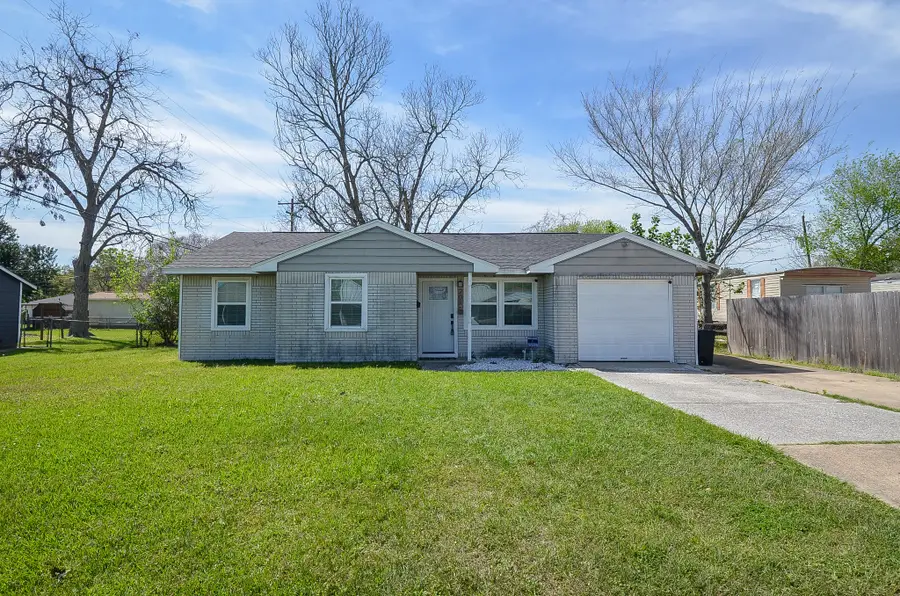 201 Inwood Lane, Highlands, TX 77562 - #2