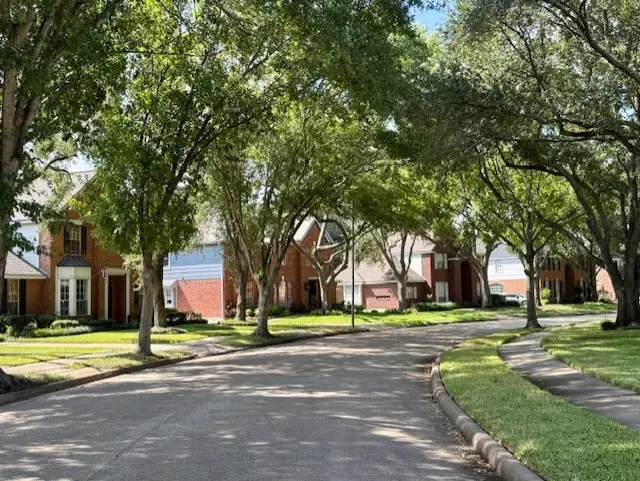 5918 Pendelton Place Drive, Sugar Land, TX 77479 - Image #2