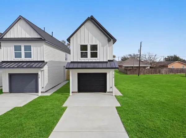 524 N 4th Street, La Porte, TX 77571