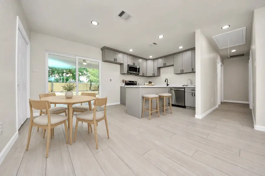 5111 Willow Glen Drive, Houston, TX 77033 - #3