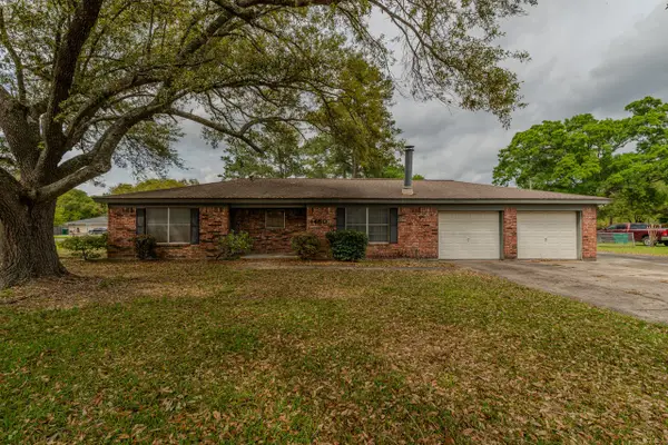 1450 Bassett Street, Orange, TX 77632