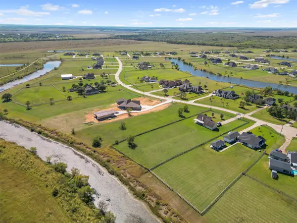 7515 Oak Alley Court, Rosharon, TX 77583