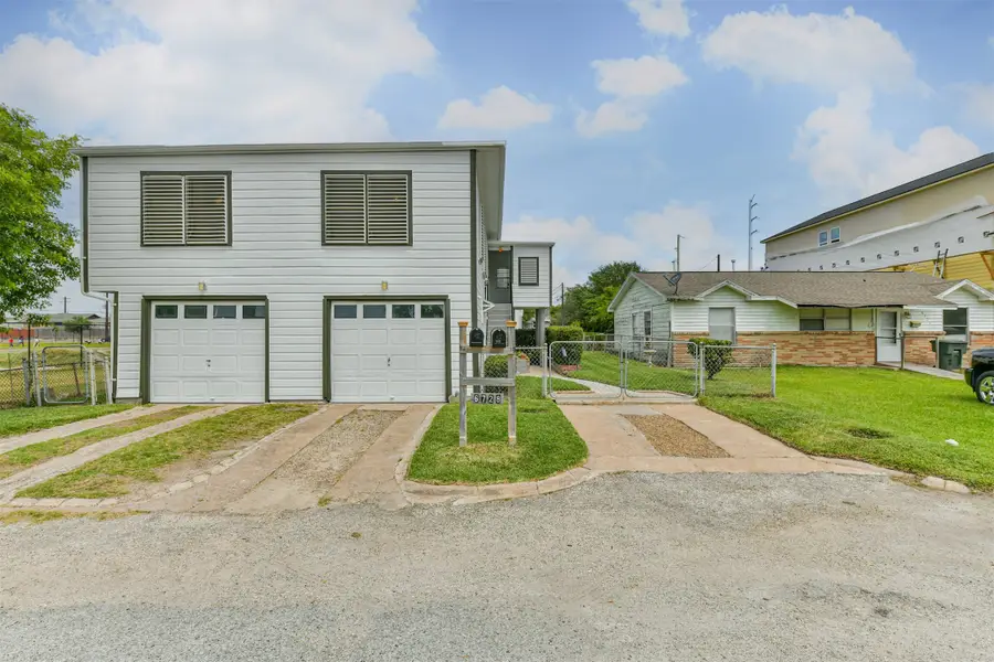 6728 Avenue Q, Galveston, TX 77551 - #3