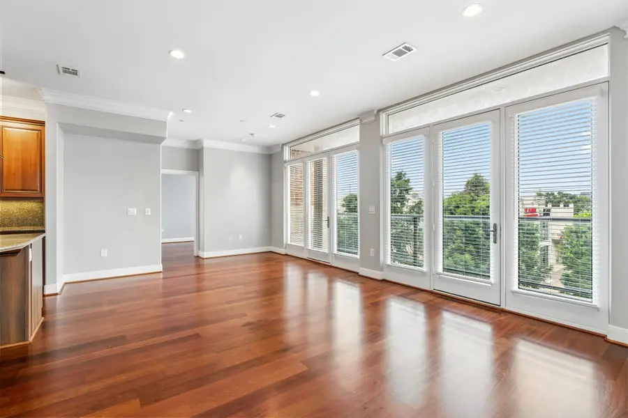 1419 Montrose Boulevard #301, Houston, TX 77019 - Image #2