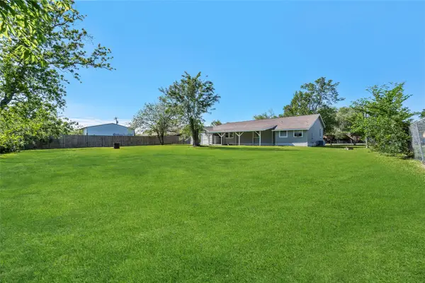 7506 Bluebonnet Street, Pearland, TX 77584