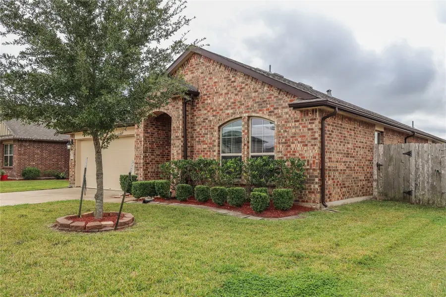 61 Rodeo Crest Drive, Manvel, TX 77578 - Image #3