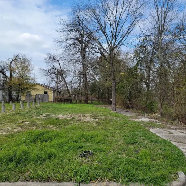 1425 E 34th Street, Houston, TX 77022