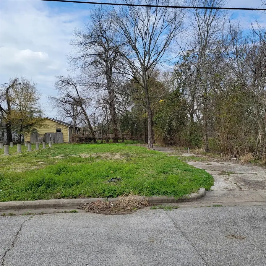 1425 E 34th Street, Houston, TX 77022 - Image #2