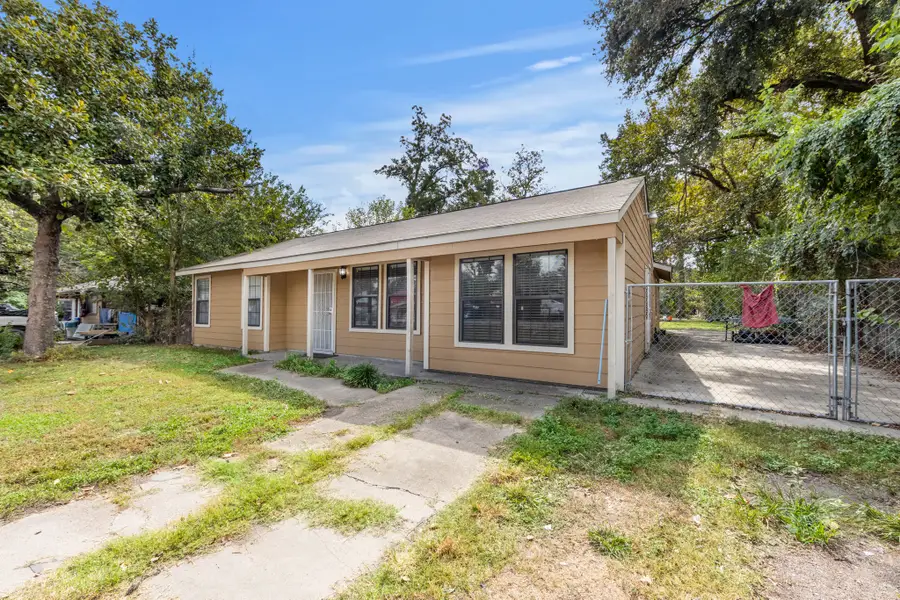 130 Airway Drive, Houston, TX 77037 - Image #3