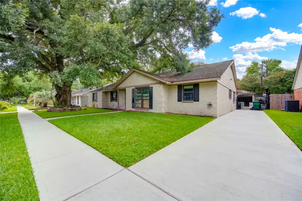 2117 Willow Wisp Drive, Seabrook, TX 77586