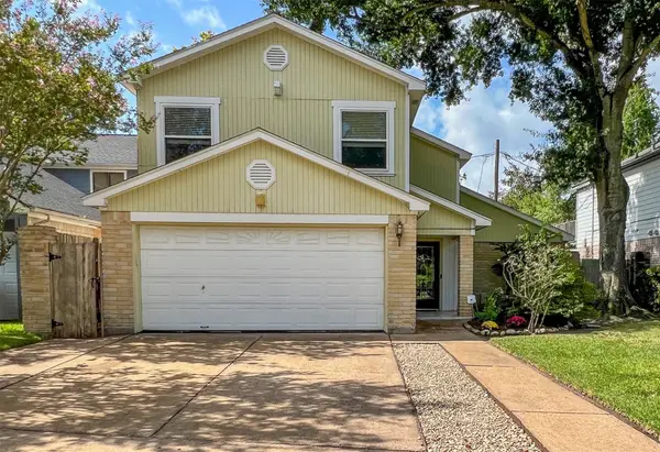 9807 Oak Point Drive, Houston, TX 77055