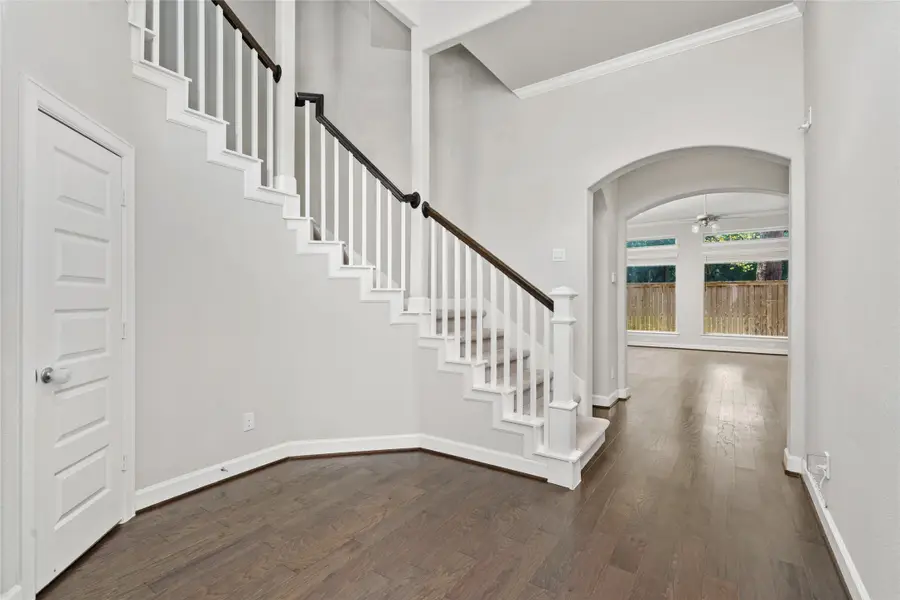 927 S Lacey Garden Loop, Houston, TX 77018 - Image #2