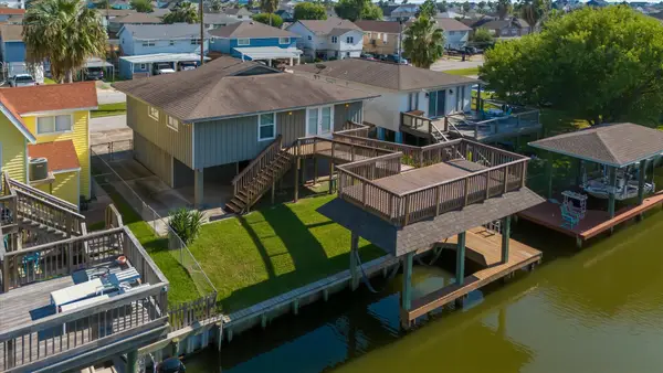 170 Barracuda Street, Bayou Vista, TX 77563