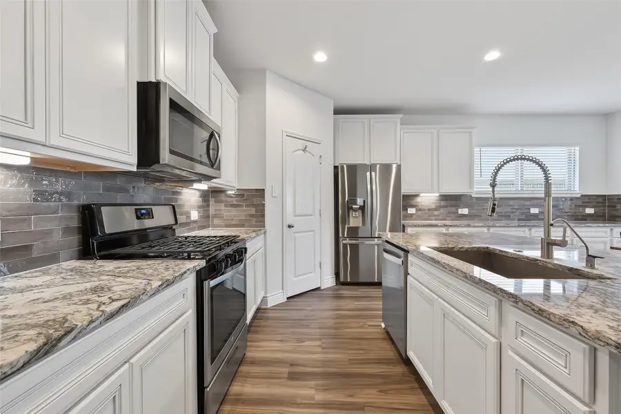 963 Youth Water Road, Montgomery, TX 77316 - Image #2