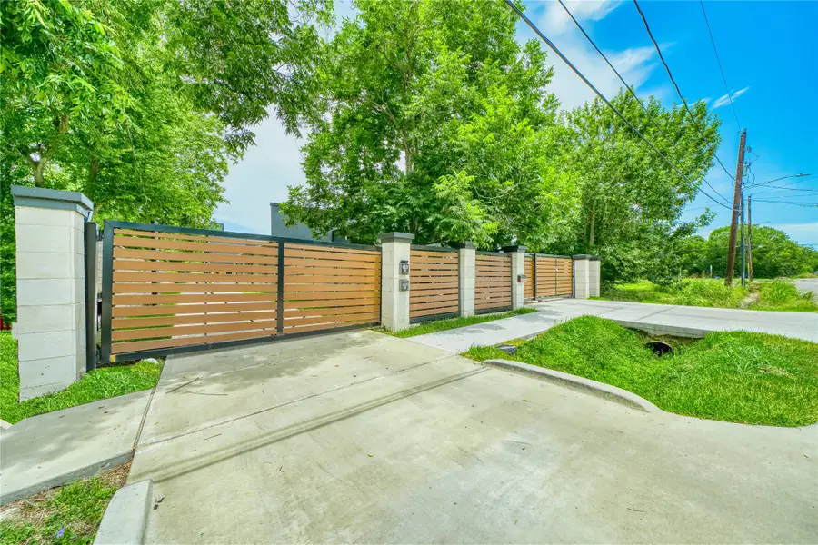 4929 Wilmington Street #A/B, Houston, TX 77033 - #3