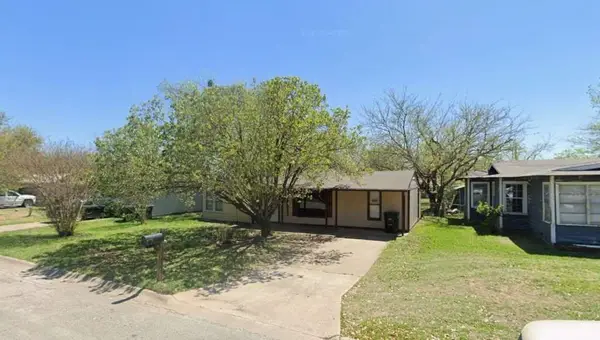 905 Euclid Street, Cleburne, TX 76033