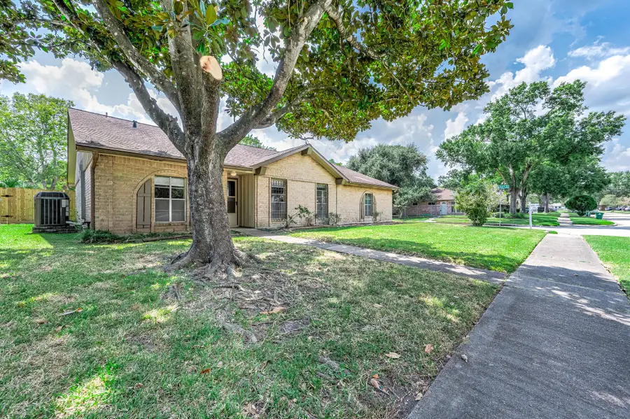 802 Voyager Drive, Houston, TX 77062 - Image #2