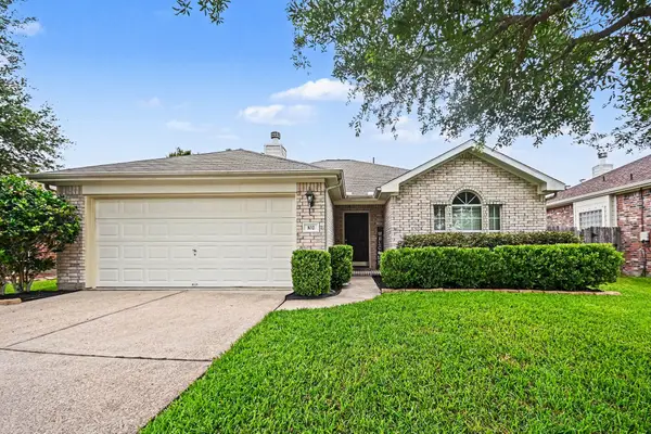 102 Blue Skies Court, La Marque, TX 77568