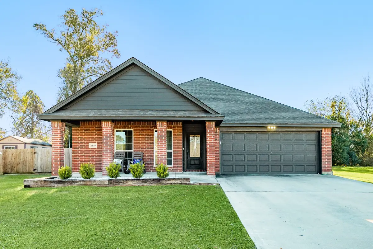 2518 Ridgewood Drive, West Columbia, TX 77486 - Image #1