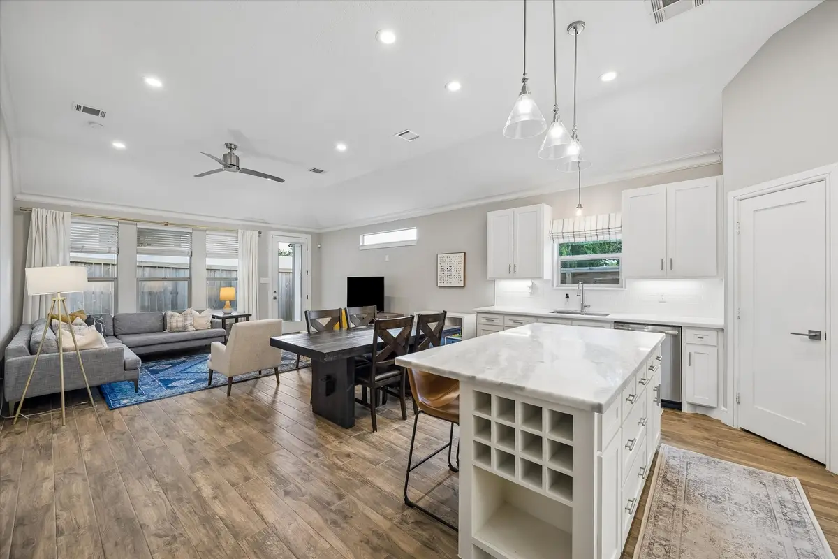 940 W 21 Street, Houston, TX 77008 - #1