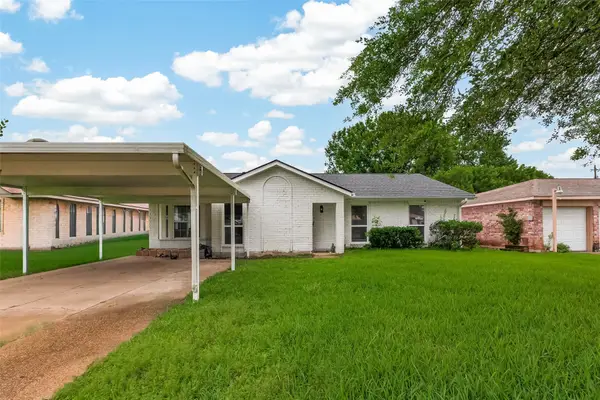 7506 Carver Avenue, Texas City, TX 77591