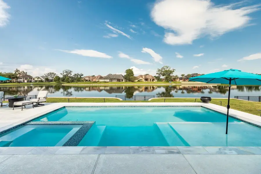 217 Arrowhead Drive, Lake Jackson, TX 77566 - #2