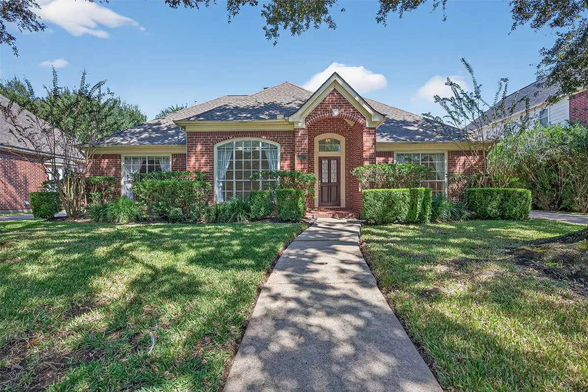 5323 Avondale Drive, Sugar Land, TX 77479 - Image #1