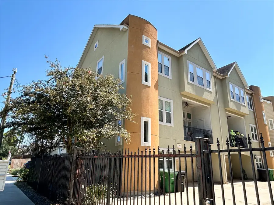 1128 W 26th Street, Houston, TX 77008 - Image #2