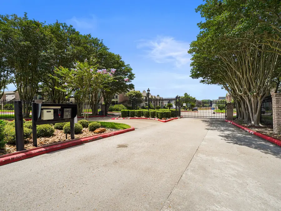 18800 Egret Bay Boulevard #206, Houston, TX 77058 - #2